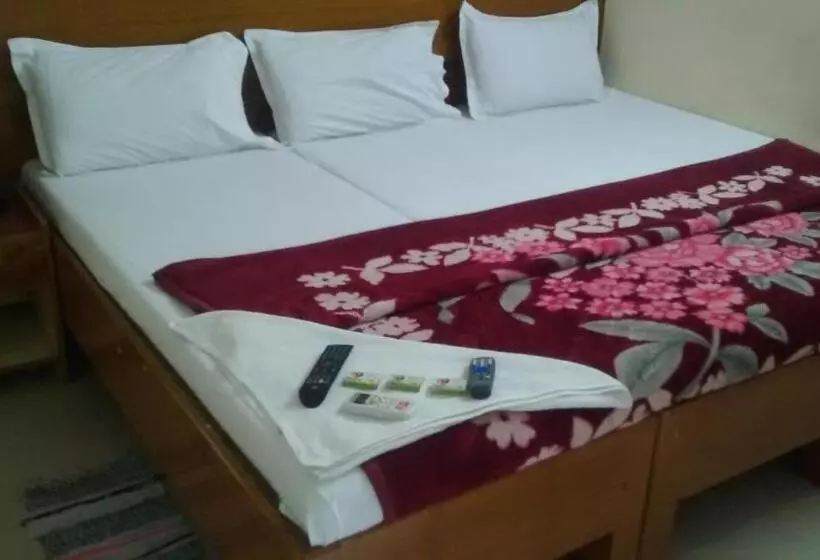 پانسیون Central Saphire Residency Only For Indians