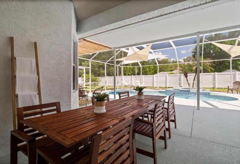 Villa Las Palmas Beautiful Fenced In Pool Home With Spa Sleeps 8