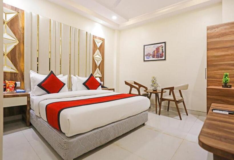 בית מלון כפרי Frank Stay Worth Near Rk Ashram Metro Station