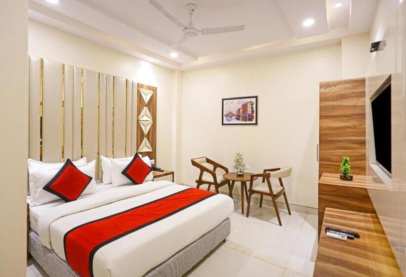 בית מלון כפרי Frank Stay Worth Near Rk Ashram Metro Station