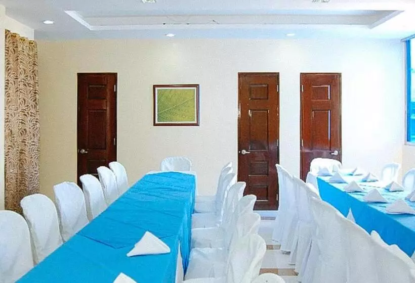 Sky Garden Hotel By Reddoorz