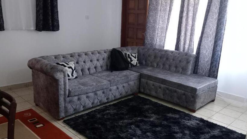 Lyneks Cosy Apartment