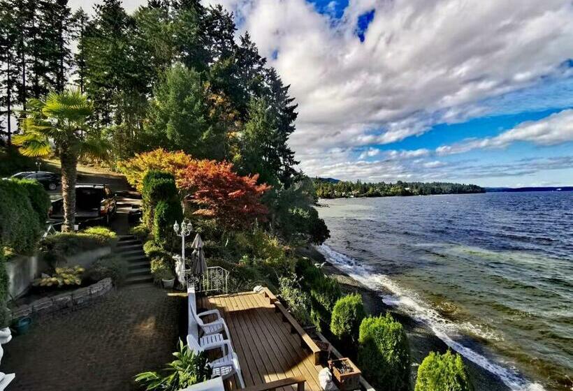 پانسیون Walkon Waterfront Castle Cove Inn