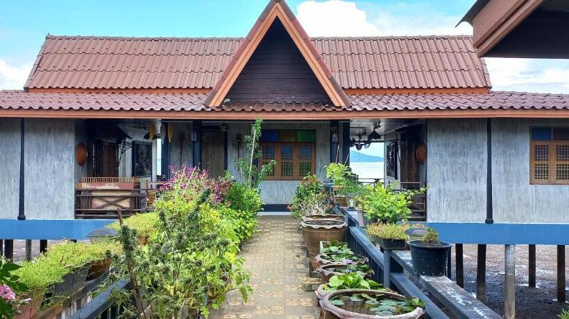 פנסיון Mangrove House Lanta Old Town