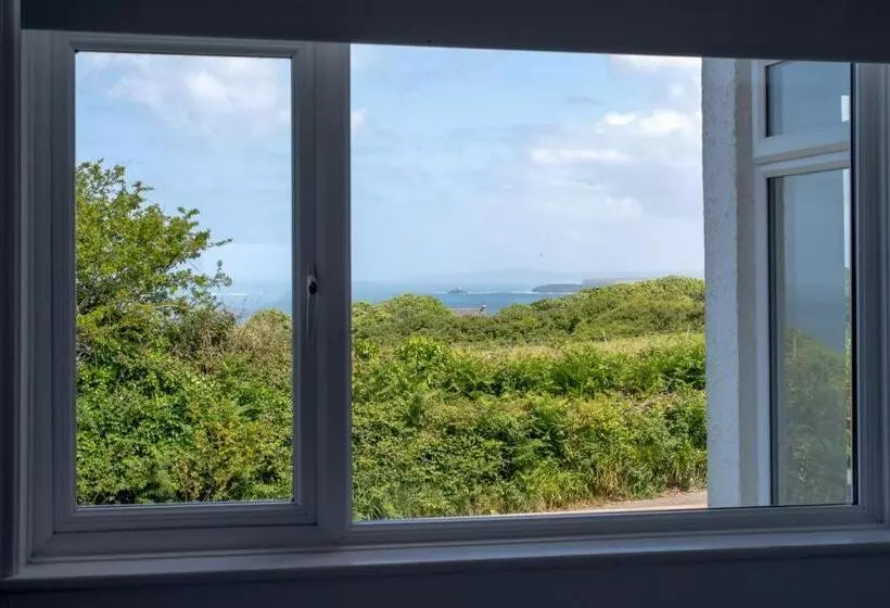 St Ives House Lowenek