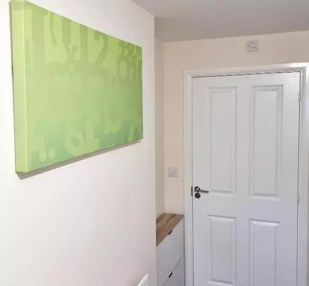 The Silverstone House. Comfort, Convenience And No Hassle At The Doorstep Of Silverstone Race Circui