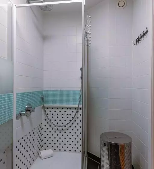 Centrally Located Apartment With Sunny Terrace