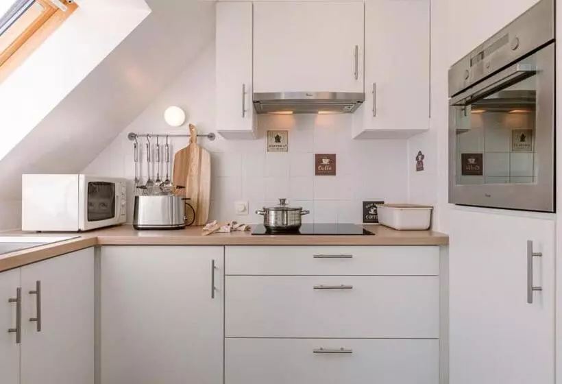 Centrally Located Apartment With Sunny Terrace