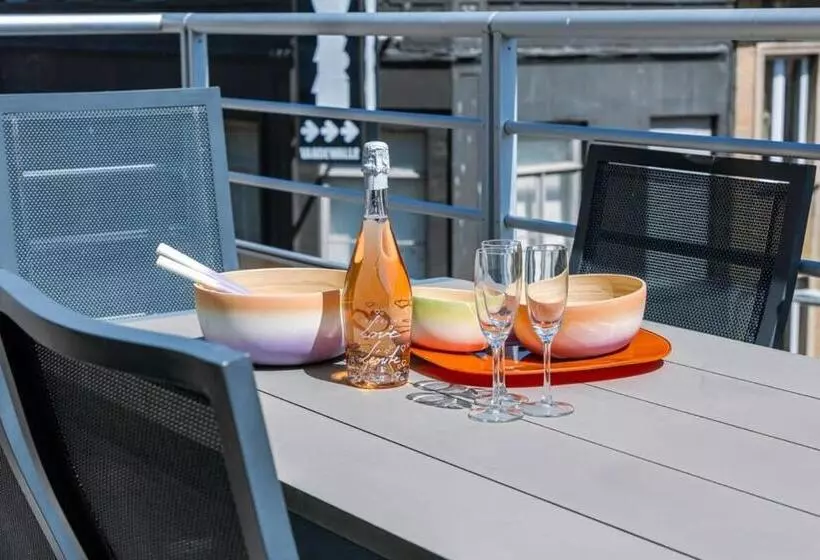 Centrally Located Apartment With Sunny Terrace