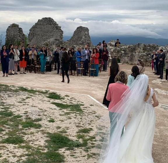 Szálloda Antico Borgo Di Albe