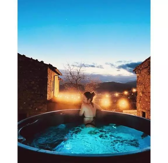 Hotelli Antico Borgo Di Albe