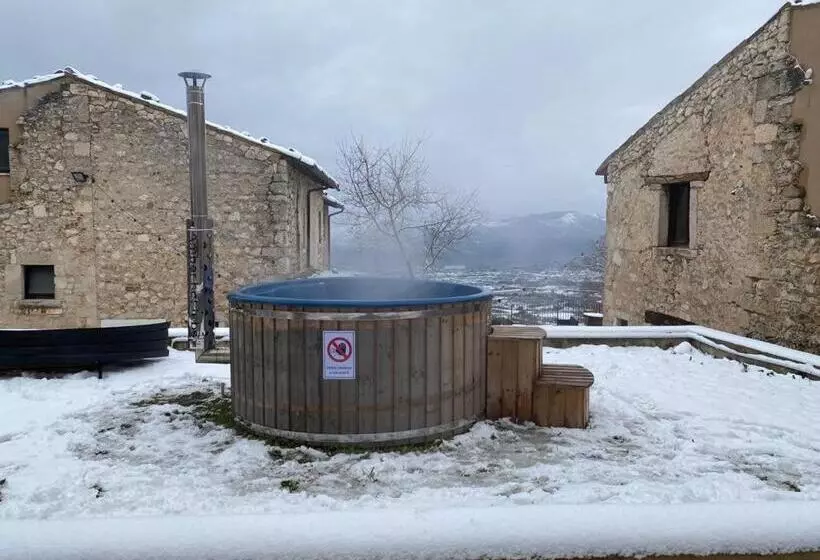 Hotelli Antico Borgo Di Albe