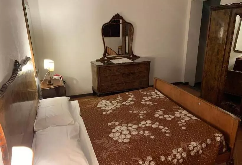 Hotelli Antico Borgo Di Albe