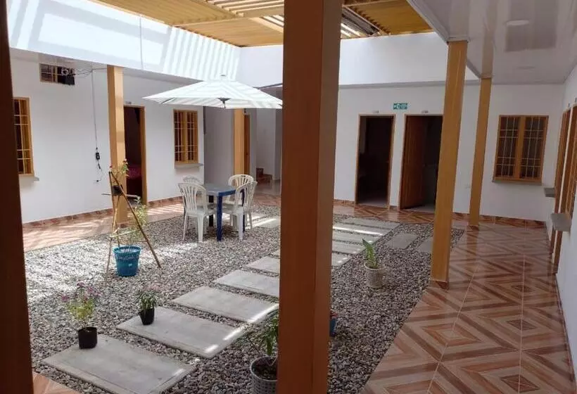 Hotelli Ayenda Tu Casa Bambu