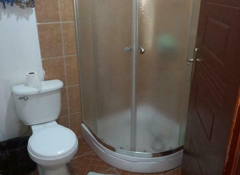 Onat Hostel West End Private Or Shared Room