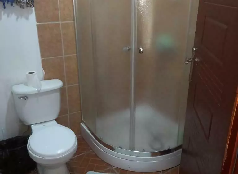Onat Hostel West End Private Or Shared Room