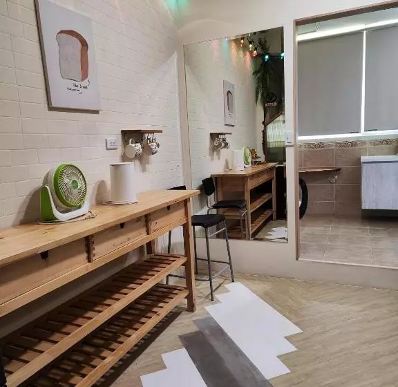 هاستل 棚棚屋室內帳篷民宿inn