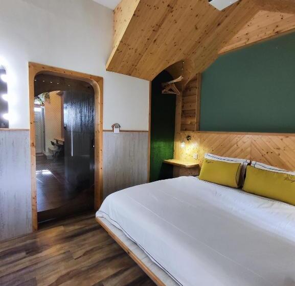 هاستل 棚棚屋室內帳篷民宿inn