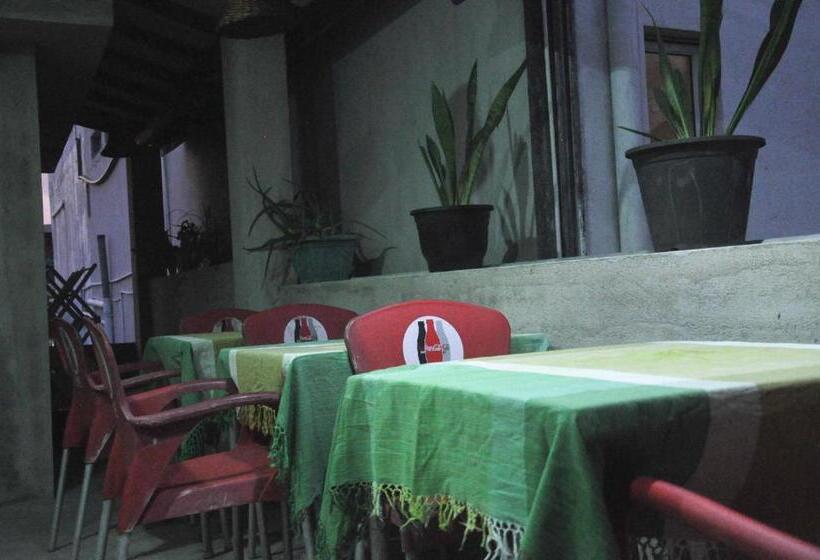 Bed and Breakfast Gem Light Guest House