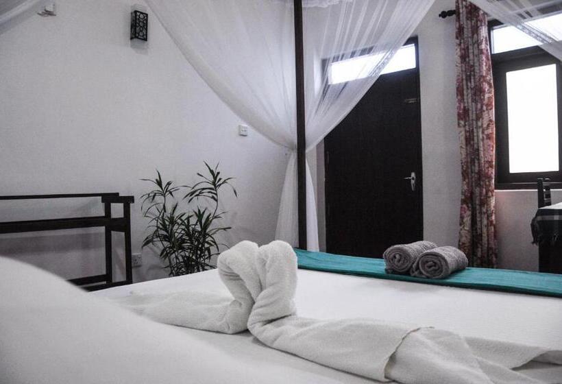 Bed and Breakfast Gem Light Guest House