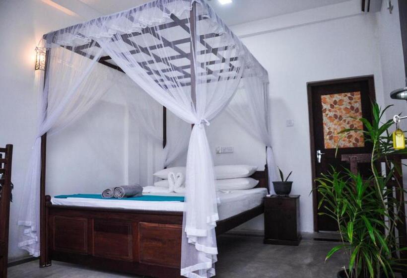 Bed and Breakfast Gem Light Guest House