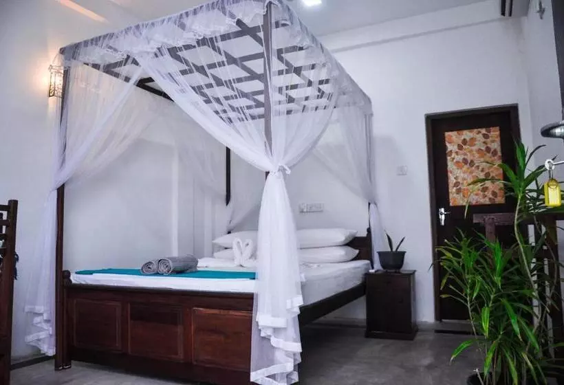 تختخواب و صبحانه Gem Light Guest House