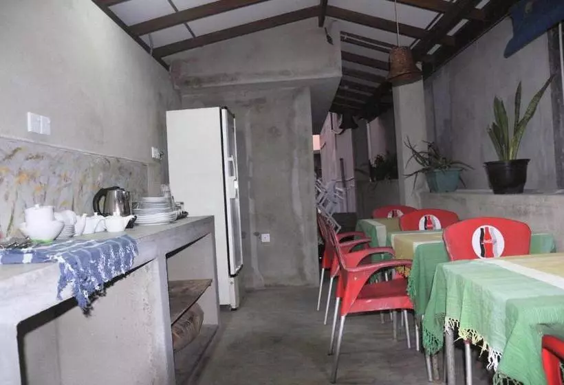 تختخواب و صبحانه Gem Light Guest House