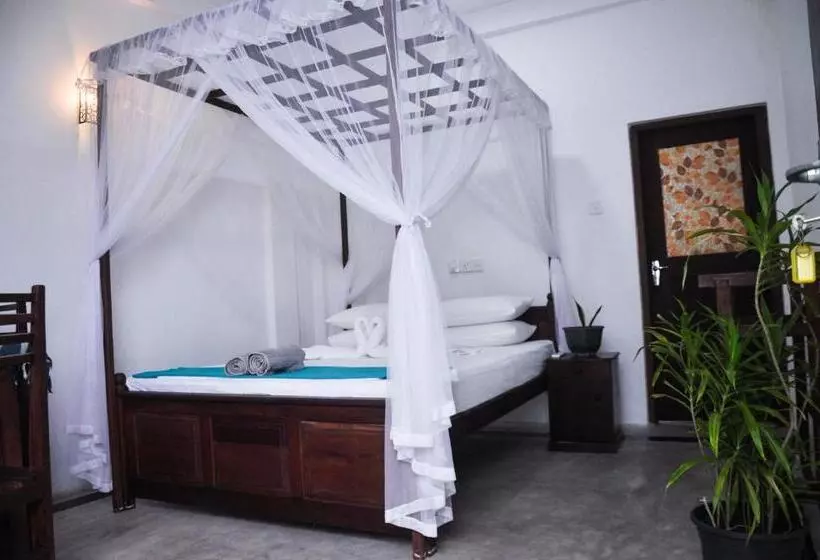 تختخواب و صبحانه Gem Light Guest House