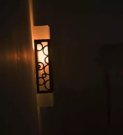 تختخواب و صبحانه Gem Light Guest House