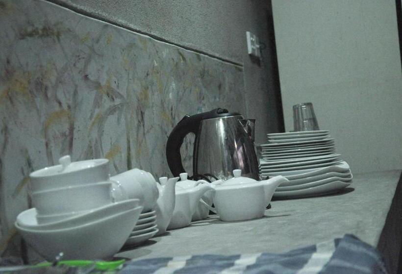 Bed and Breakfast Gem Light Guest House