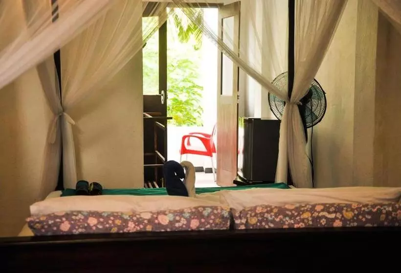 تختخواب و صبحانه Gem Light Guest House