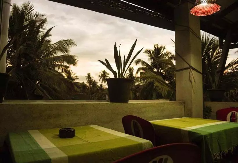 تختخواب و صبحانه Gem Light Guest House