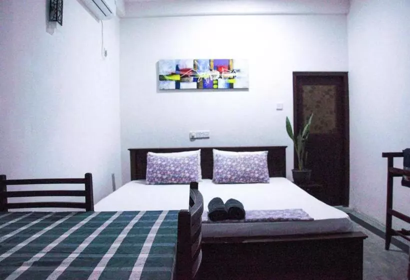 تختخواب و صبحانه Gem Light Guest House