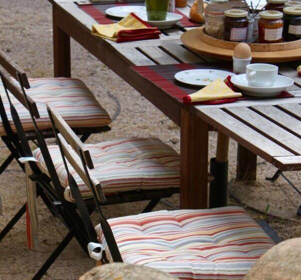 مبيت وإفطار Mas De La Gonnette