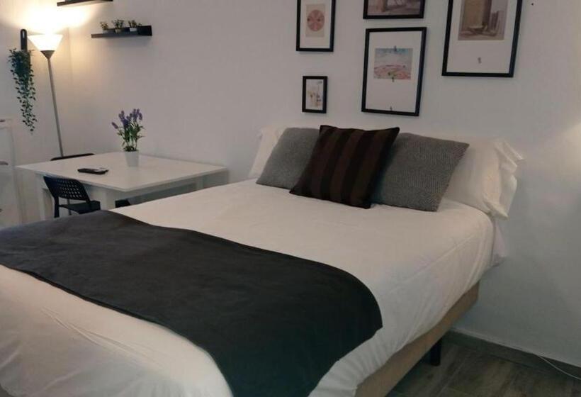 Holidays2torremolinos Studio In Loma Del Colegial Torremolinos Close To Center With Pool, Rooftop Te