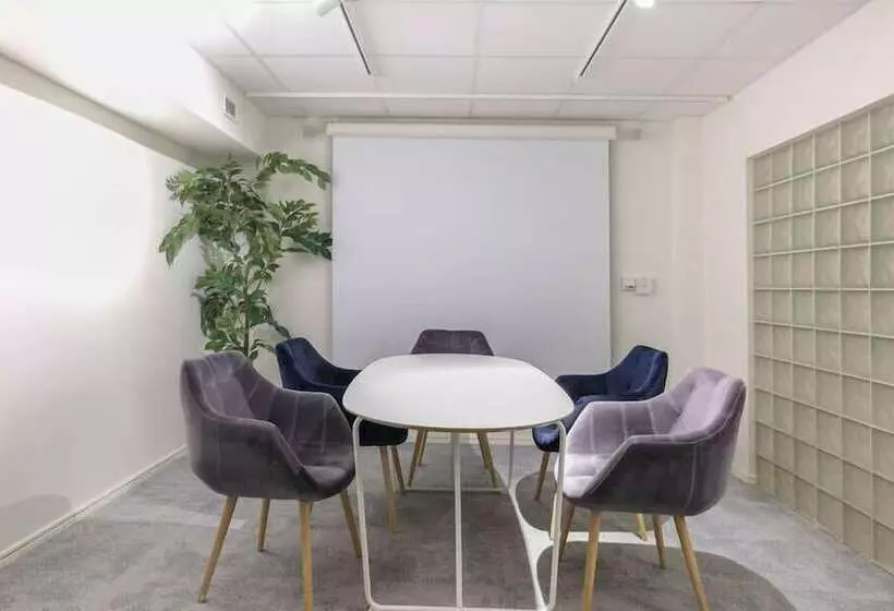 هتل Avanti Apartment