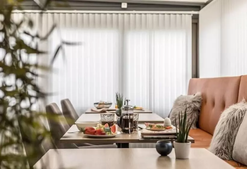 هتل Avanti Apartment