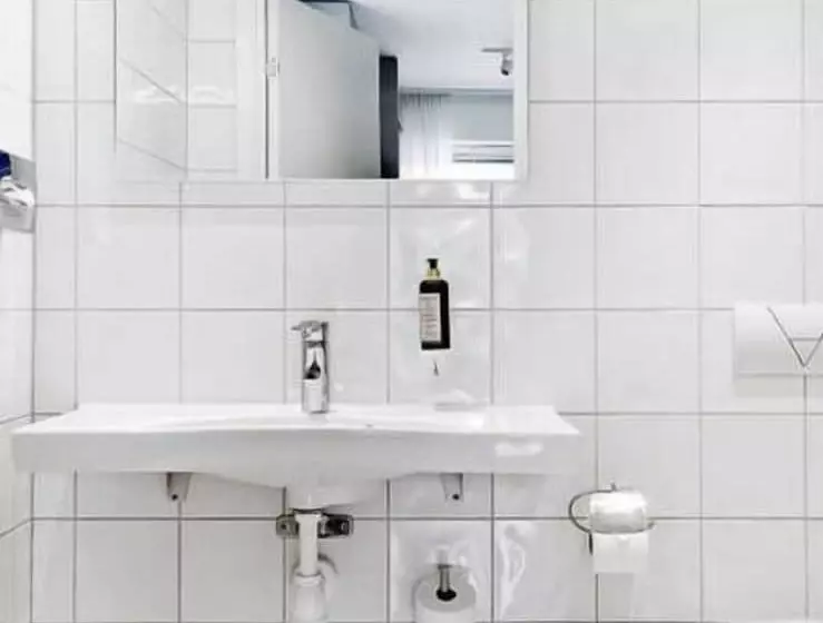 هتل Avanti Apartment