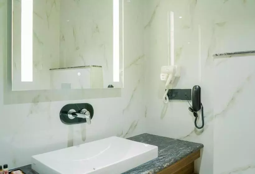 Hotelli Clarks Inn Suites Kangra