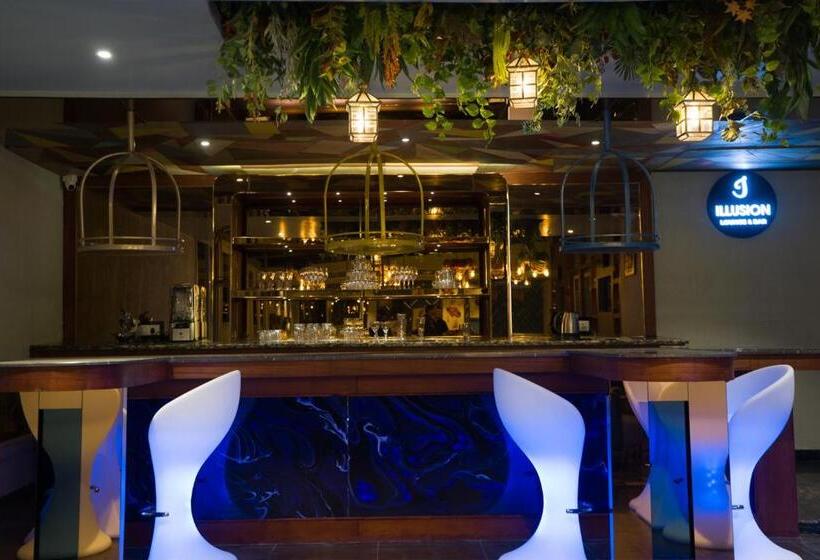 هتل Clarks Inn Suites Kangra