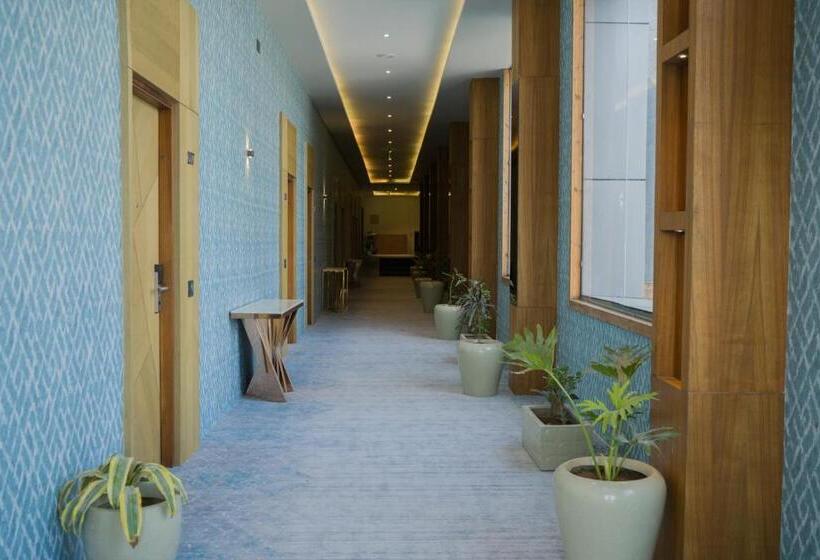 هتل Clarks Inn Suites Kangra