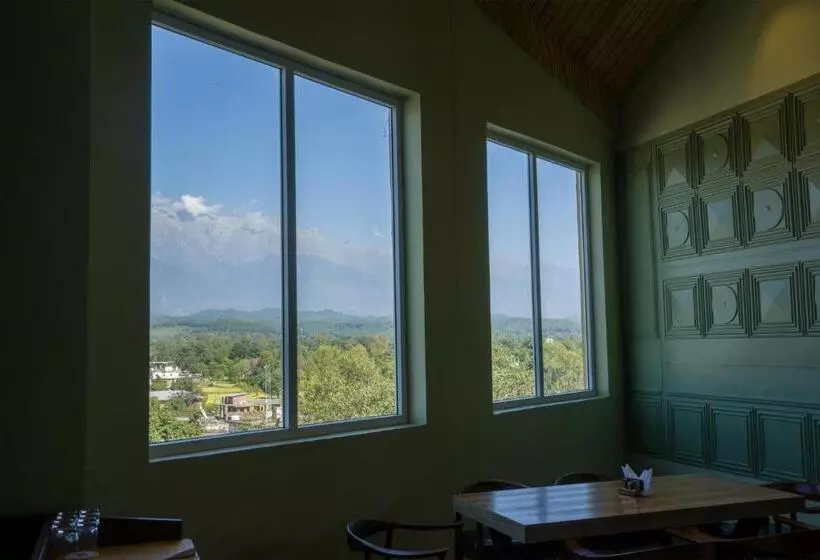 Hotelli Clarks Inn Suites Kangra