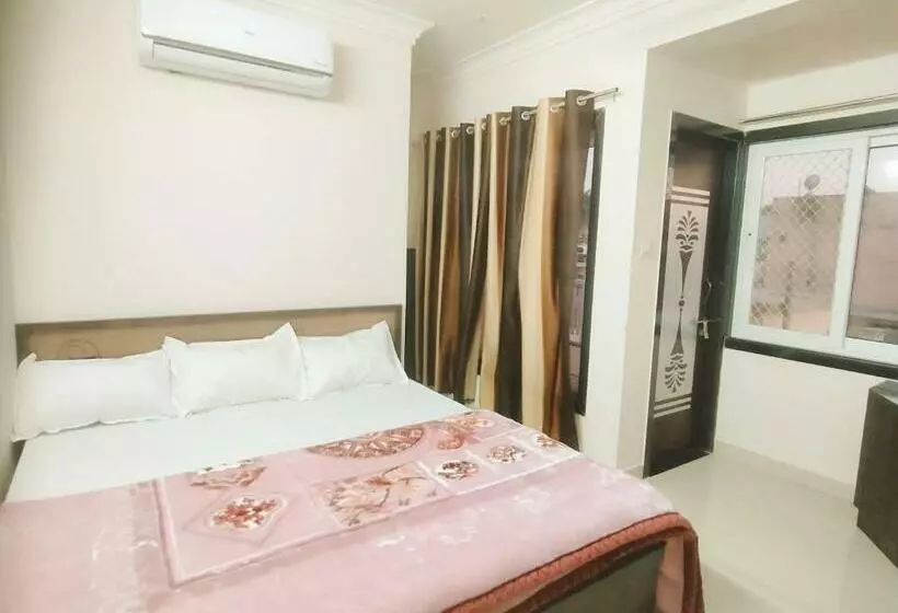 ホテル Shree Chandram   10min Walking Distance To श्रीnathji Temple