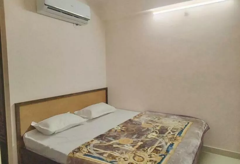 ホテル Shree Chandram   10min Walking Distance To श्रीnathji Temple
