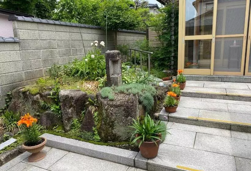 پانسیون ゲストハウス山吹