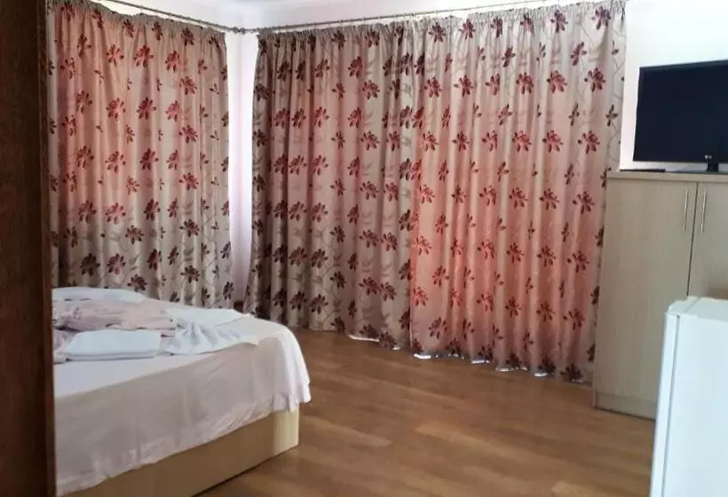 پانسیون Vila Livia
