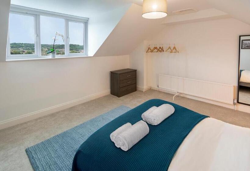 Beautiful Views! 3 Great Doubles!