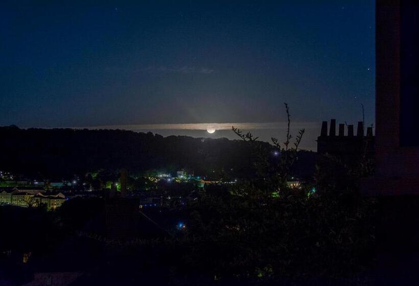 Beautiful Views! 3 Great Doubles!