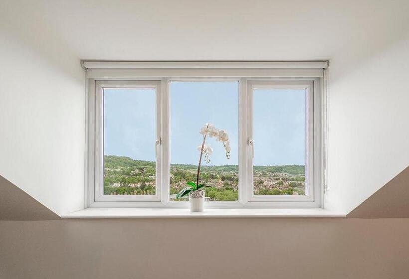 Beautiful Views! 3 Great Doubles!