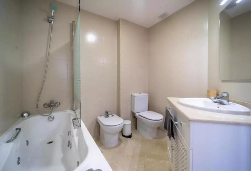 Exclusive 2 Bed 2 Bath Penthouse With Golf Views   De2332ev